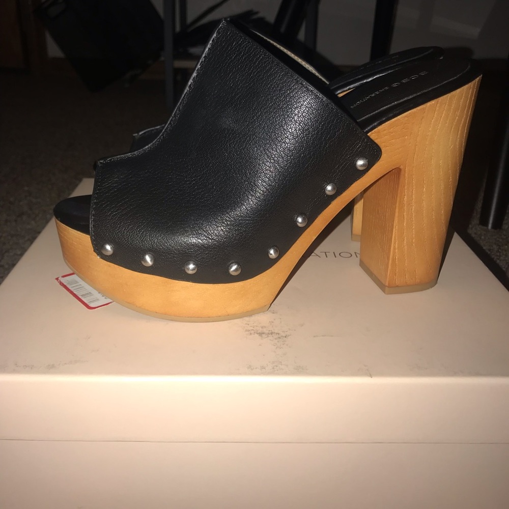 Used BCBG BG-KARENA heels size 8.5 black.